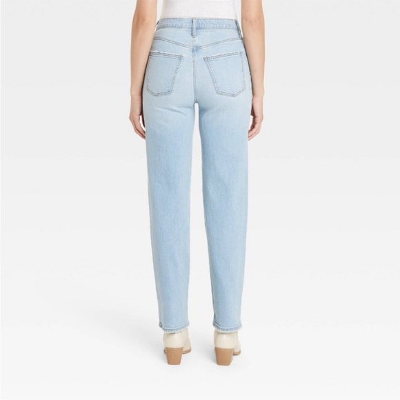 High Rise Light Wash Straight Jean - Picture 4 of 10